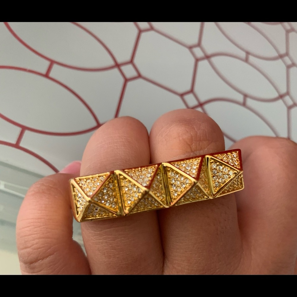 Two finger gold tone cubic zirconia ring size 8,7